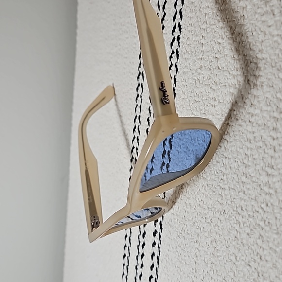 Ray-Ban Beige and Blue Sunglasses - Picture 3 of 6
